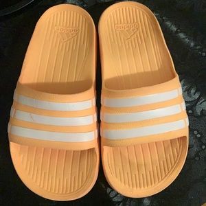 Kids sz 11 adidas slides